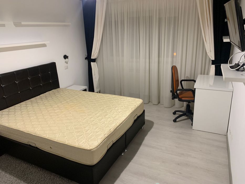 Proprietar, inchiriez apartament 3 camere.