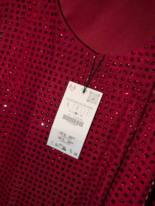 Zara червена рокля с камъни