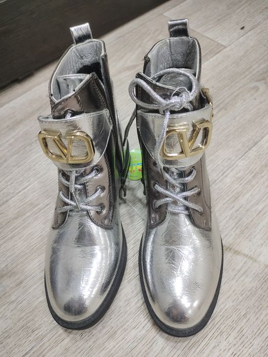 Продам обувь для девочки