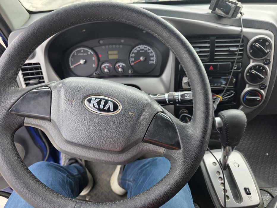 Продам бонго 2014год автомат