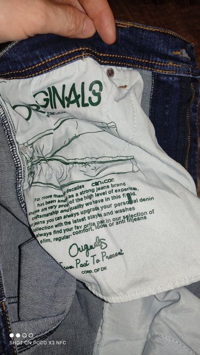 Продам осенние плотные фирменные турецкие джинсы.