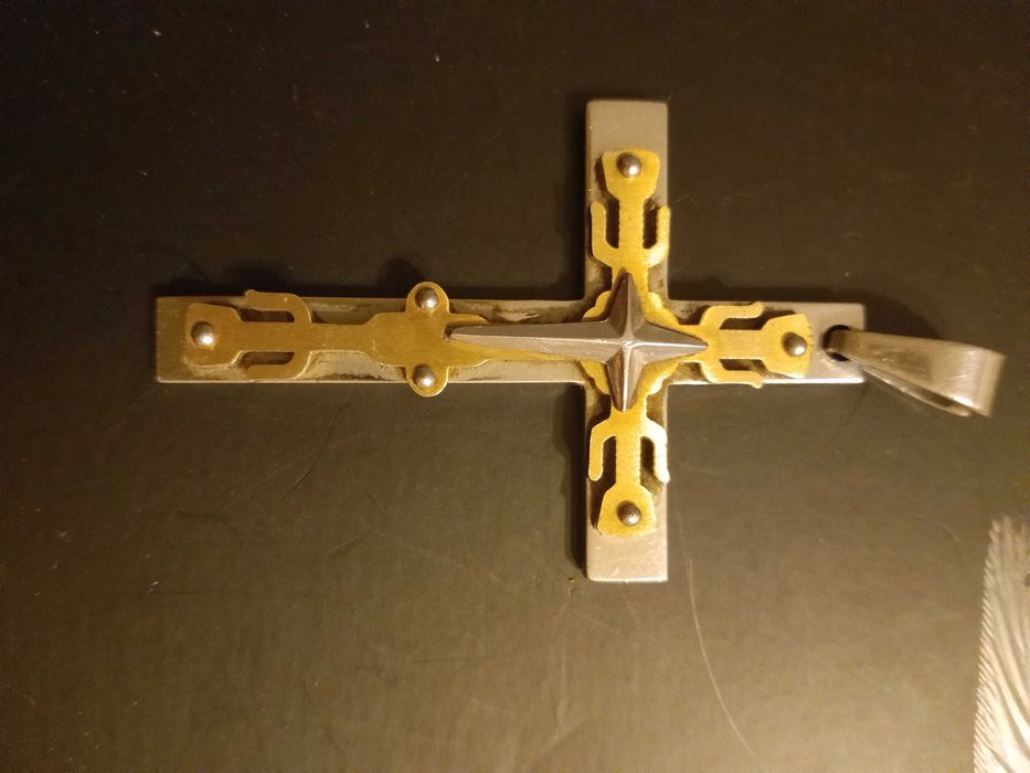 Кръст от медицинска стомана