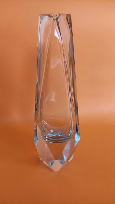 Елегантна ваза от кристал Мурано