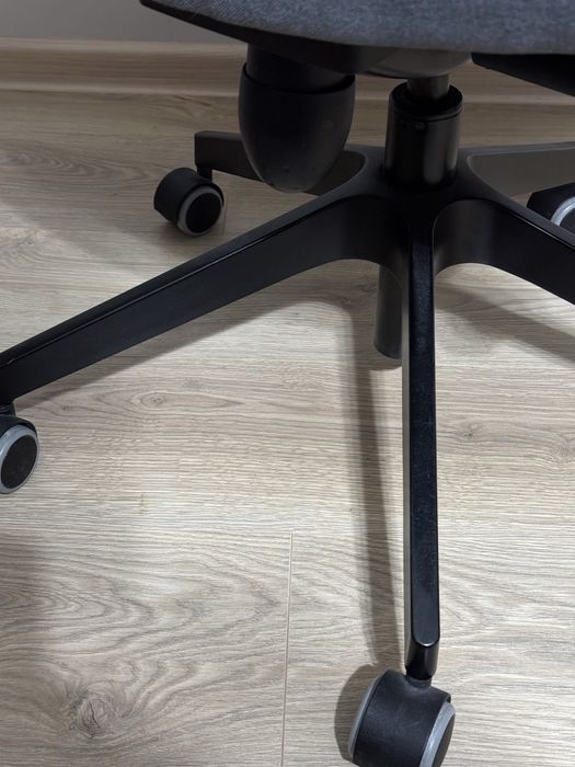 Продается офисное кресло  IKEA