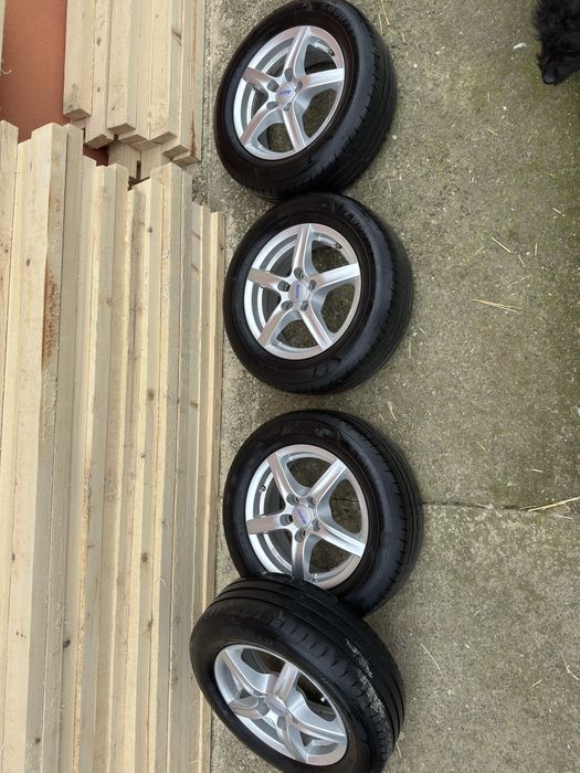 Vand jante aliaj cu anvelope de vara