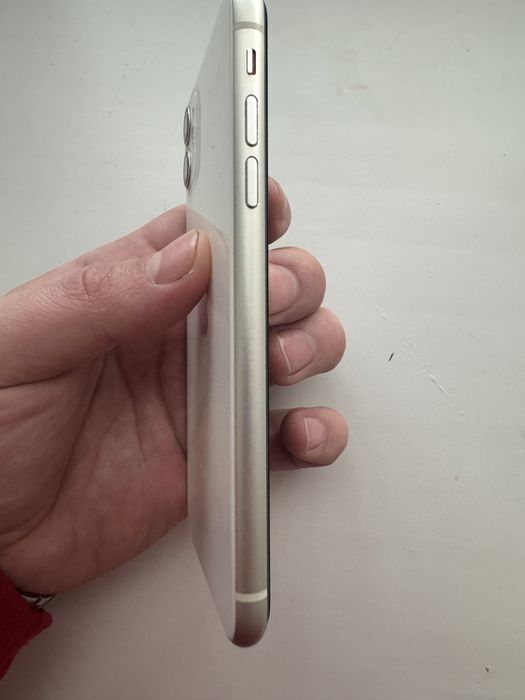 Продам айфоннн 11