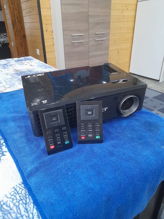 Videoproiector acer x110