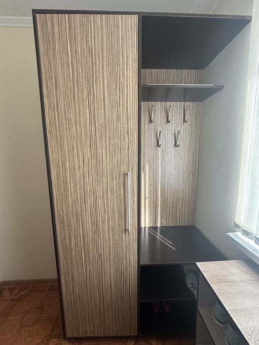 Продам шкаф для прихожей