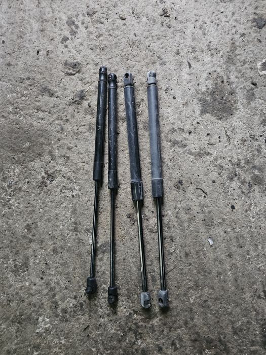 Set amortizoare capota haion Hyundai santafe 2008