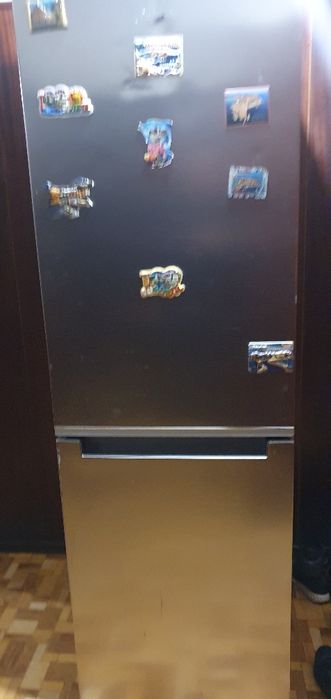 Хладилник с фризер