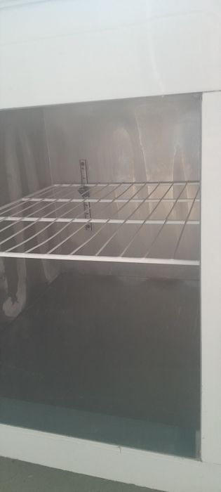Холодильник с рабочей поверхностью