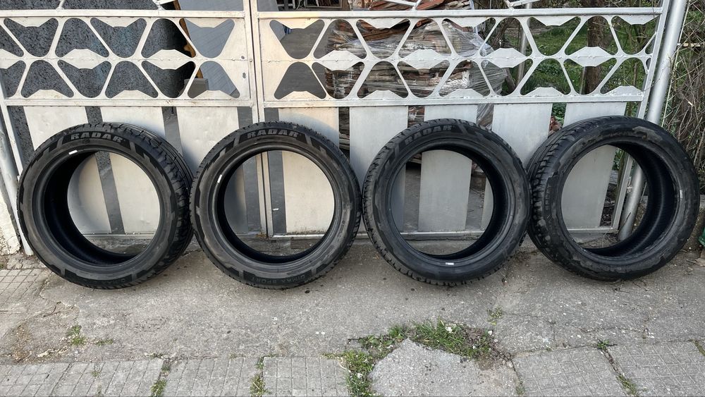 Комплект нови летни гуми 245 45 18 за BMW