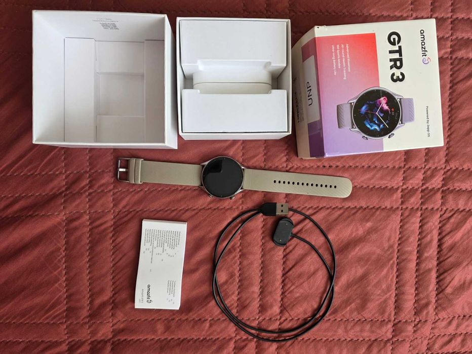 Продавам СМАРТ часовник Amazfit GTR 3