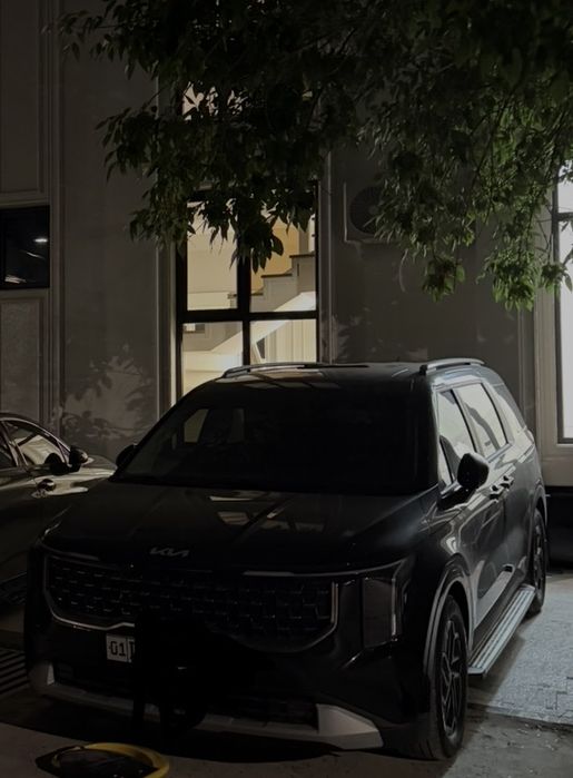 Своя KIA Carnival 2026 (рестайлинг, обновлённый) цвет чёрный.