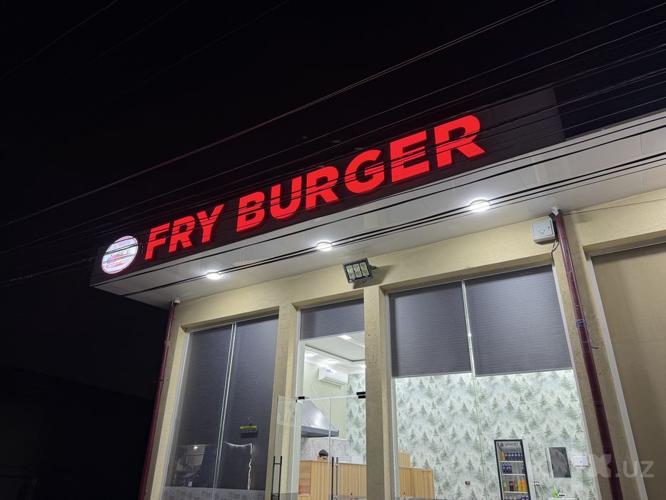 fast fud uchun reklamniy bukva sotiladi