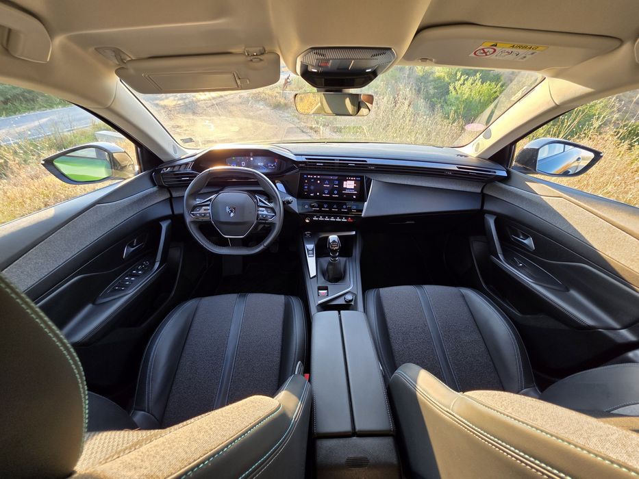 Peugeot 308 1.2i 130 к.с. 2022 - Пежо 308