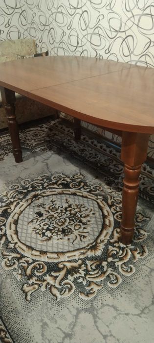 Продам обеденный стол ., срочно