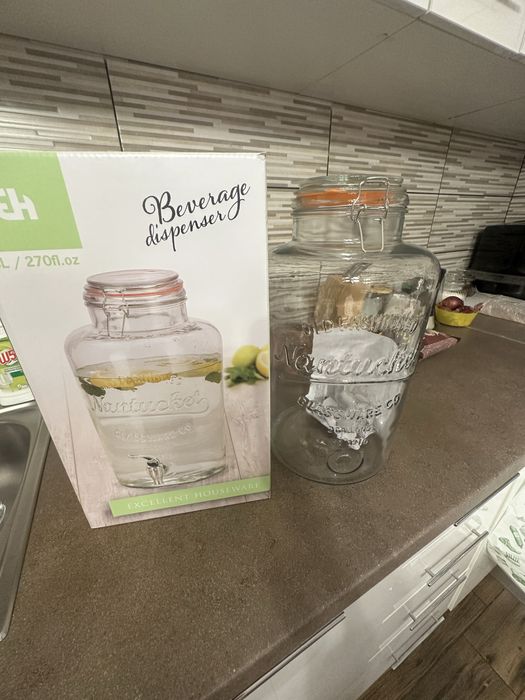 Vas pentru apa din sticla , cu robinet! Dozator!8 litri