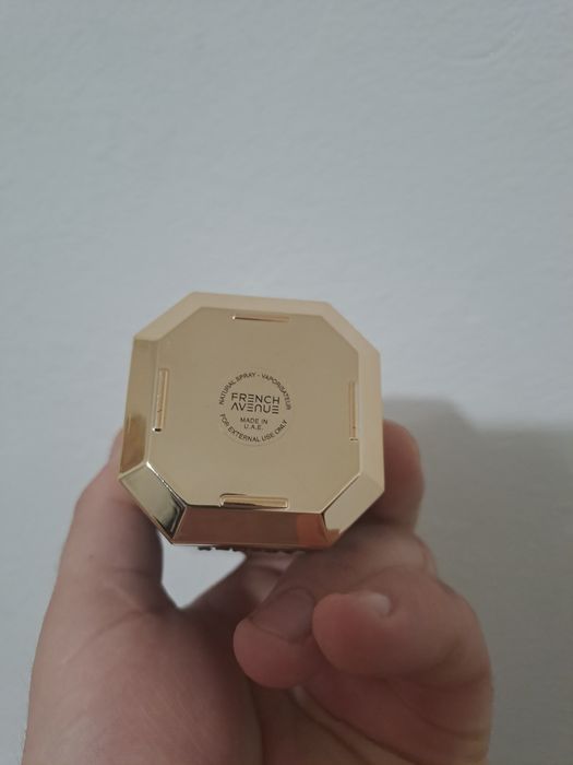 Vând 2 parfumuri afnan elixir si  liquid  Brun