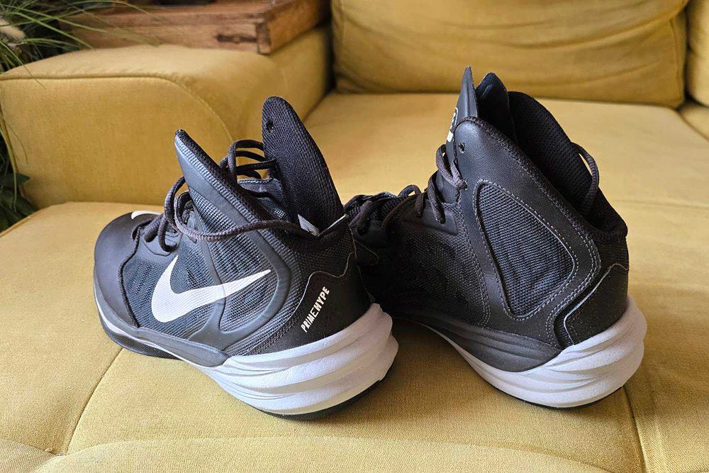 NIKE нови баскетболни обувки 44.5 номер маратонки за баскетбол