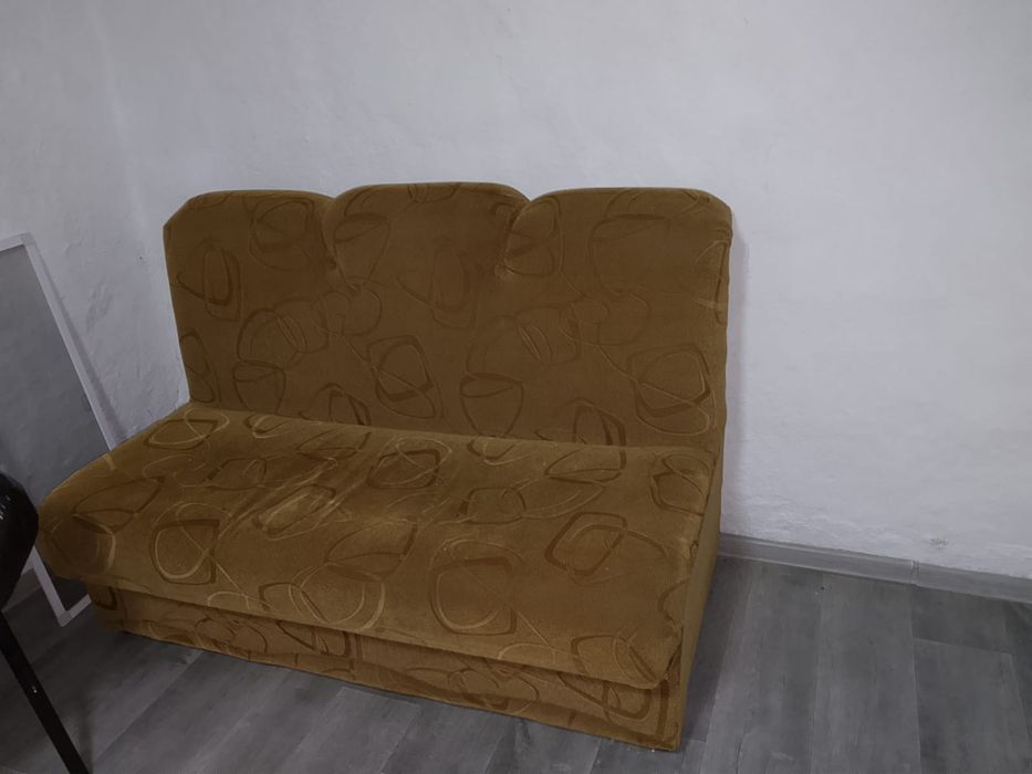 Срочно продам диван