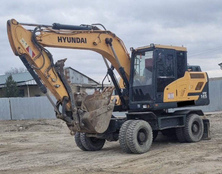 Эскаватор HYUNDAI сотилади