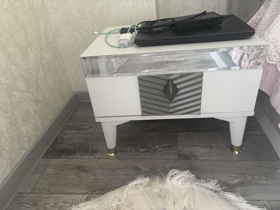 Продам спальный гарнитур