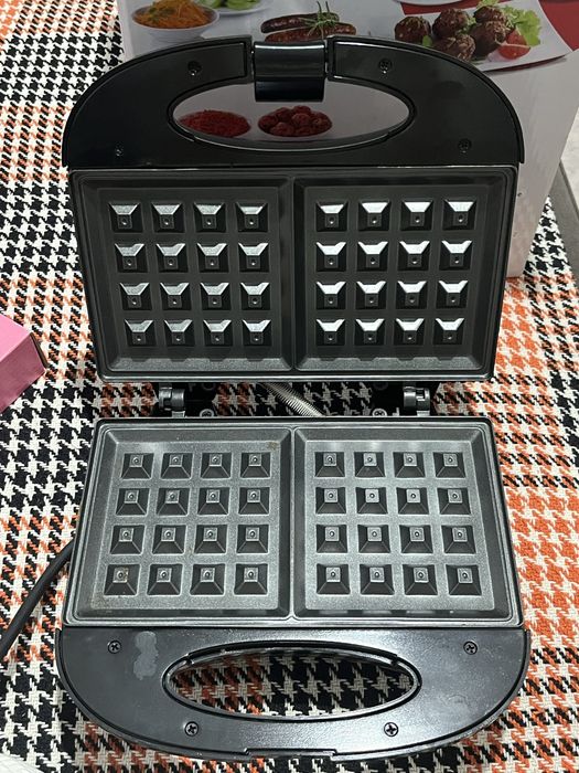 Вафельница centek