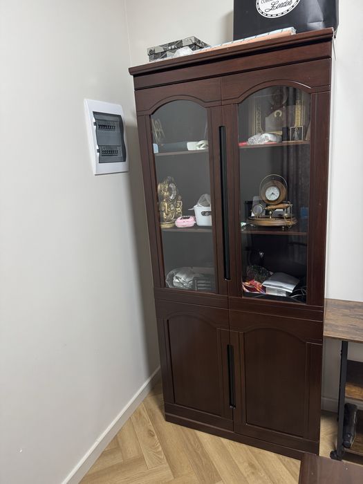 Стол компьютерный и шкаф