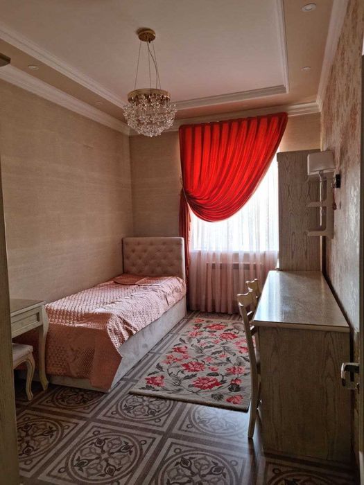 Квартира в центре .Своя.Полностью укомплектованная.3 комнаты .116 кв.м