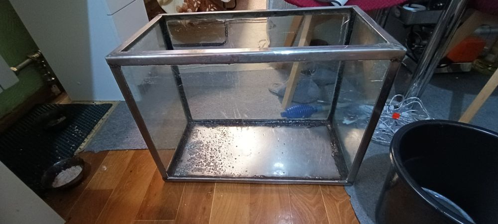 Продам аквариум 80 л