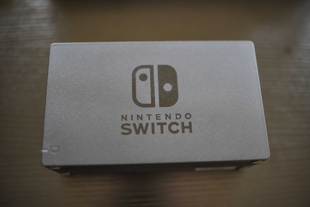 Nintendo Switch + Original Box