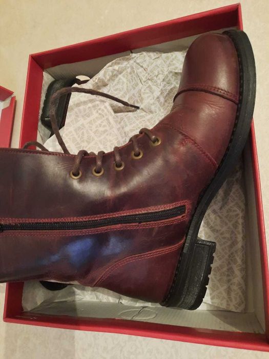 Продам кожаные ботинки Португалия