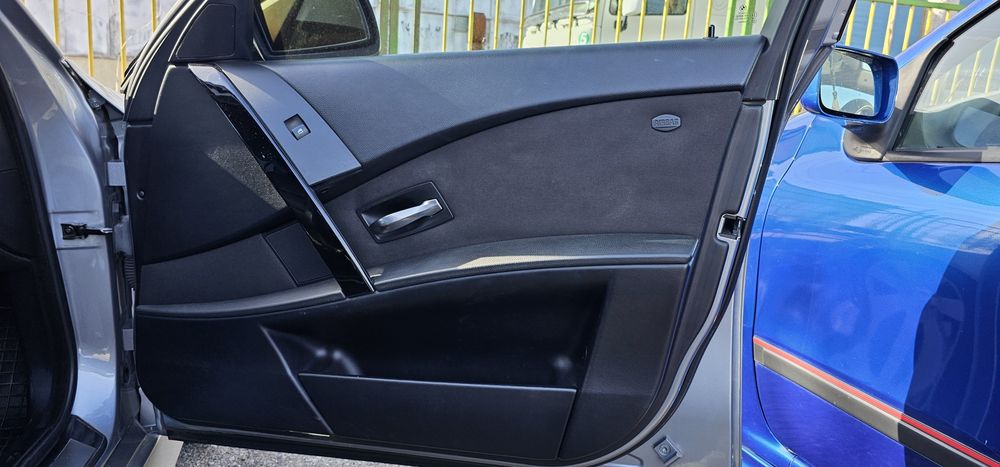 Салон за BMW E61. Черни кожени кори E60 / E61