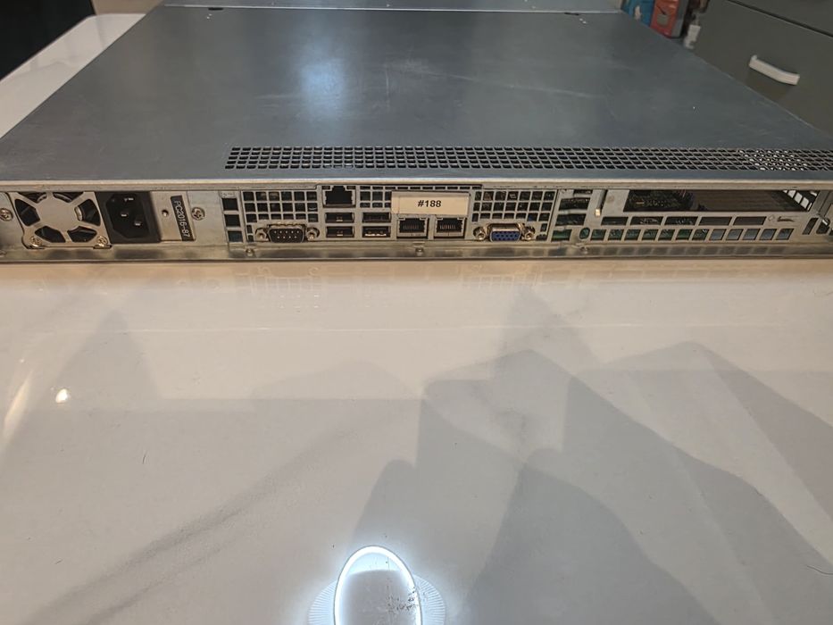 Server Supermicro 1U Xeon Ideal HomeLab NAS Proxmox Synology 680W 80+ gold