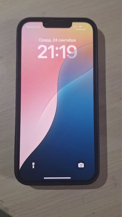 Продам Айфон 13