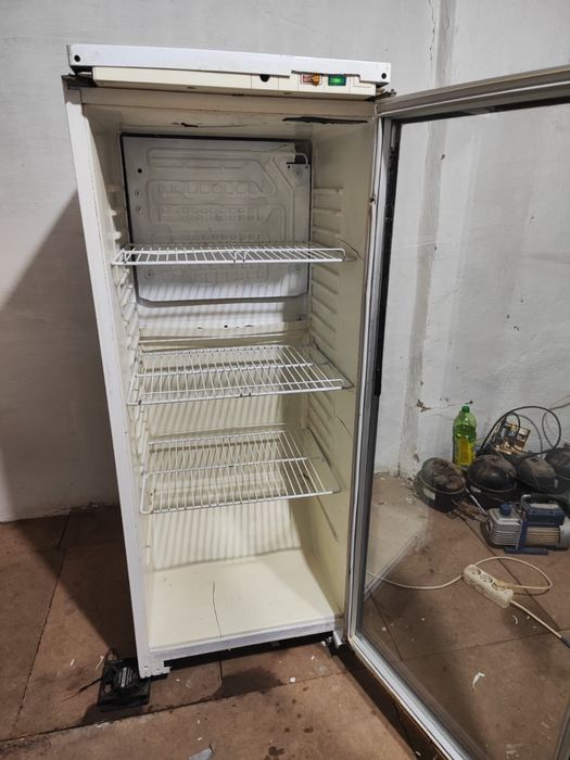 Холодильник рабочий