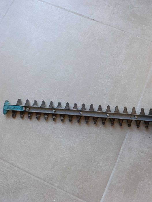 Електрическа ножица за жив плет Gardena