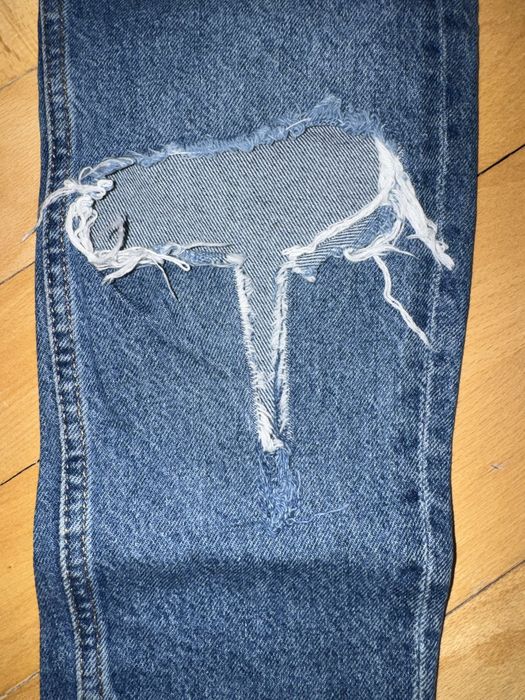 Blugi Bershka rupti