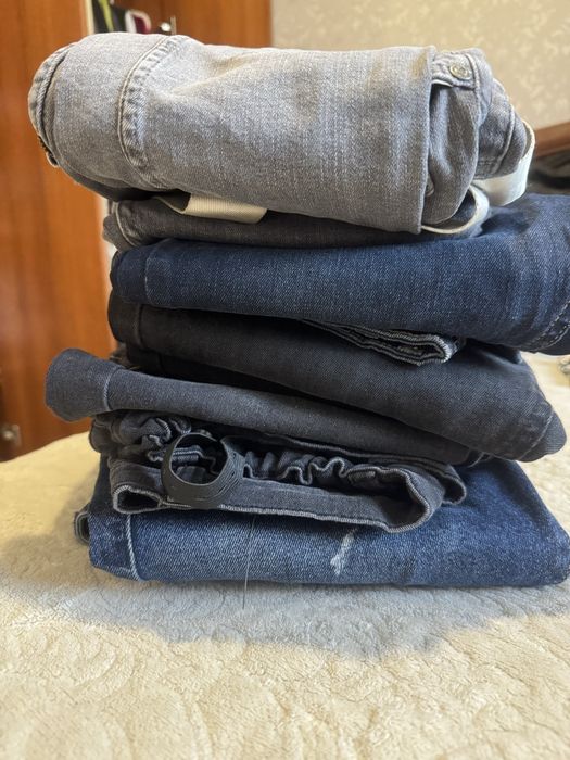 Джинсы для мальчика 11-12 лет и 29-30 размер. В отличном состоянии.