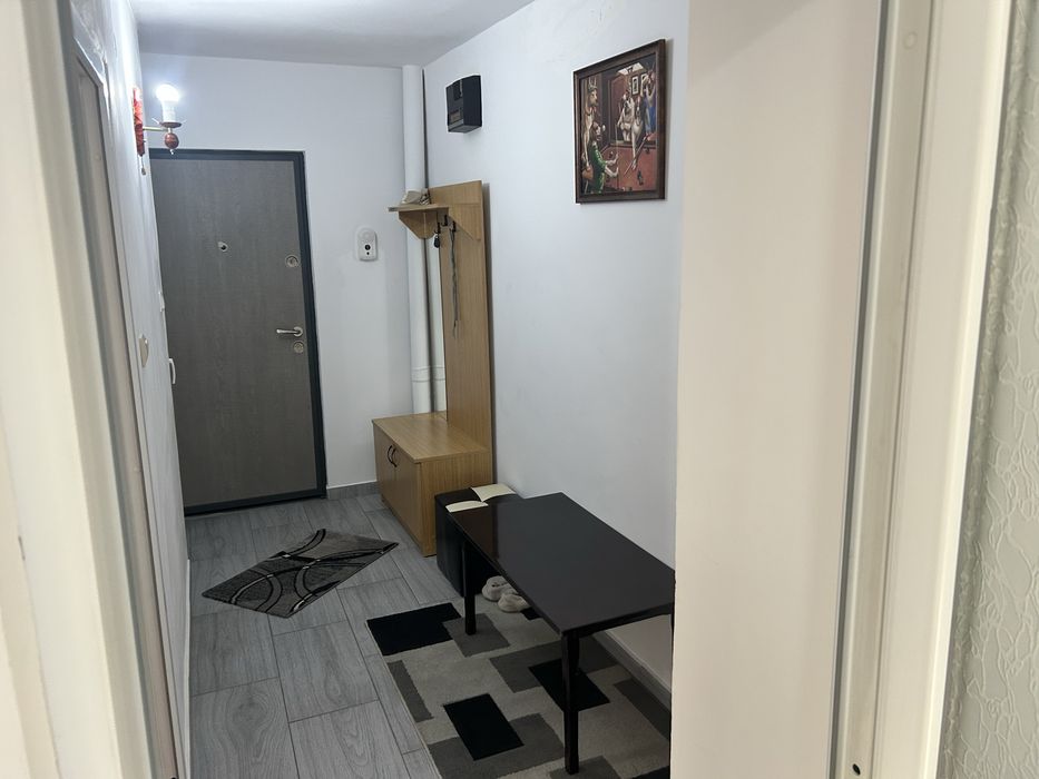 De inchiriat ap doua camere 78 m doua balcoane , et 1 complet mobilat si utilat !!