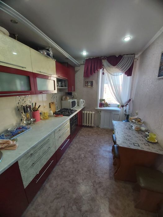 Продам 3 комн квартиру район Достык Молла