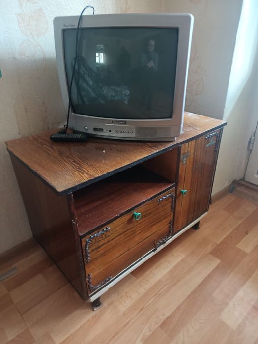 Отдам мебель бесплатно , самовывоз