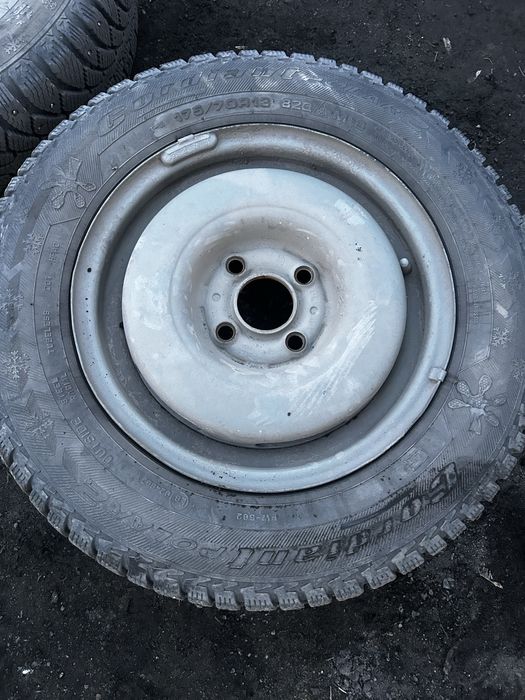 Продам комплект резины с дисками