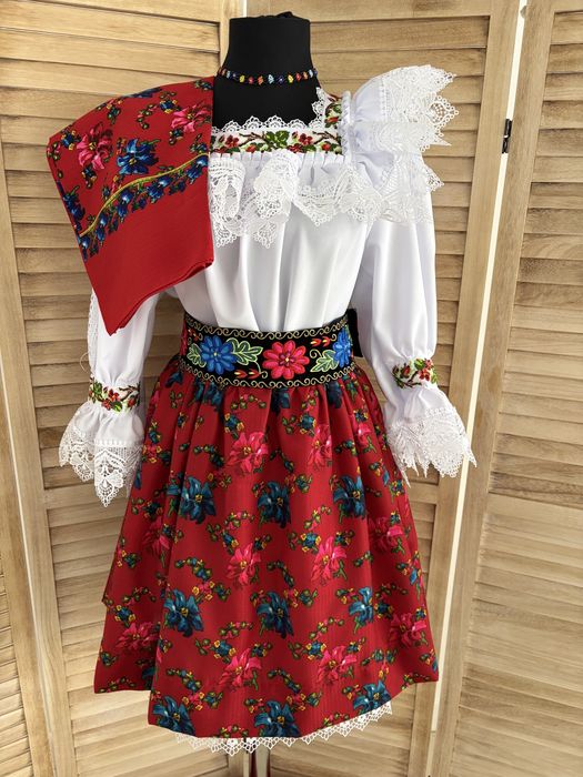 Costum popular de Maramures pentru femei complet
