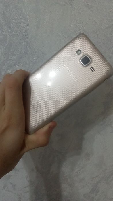 Продам телефон Galaxy j2