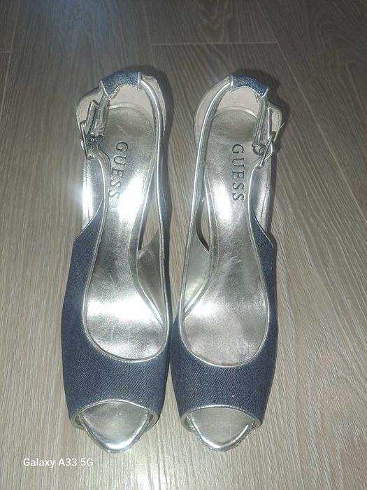 Sandale cu platforma