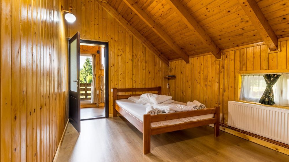 Închiriez cabană în Belis