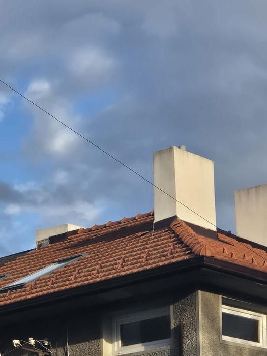 Продава 2 етажа от къща