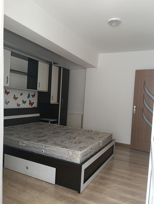Închiriez garsonieră